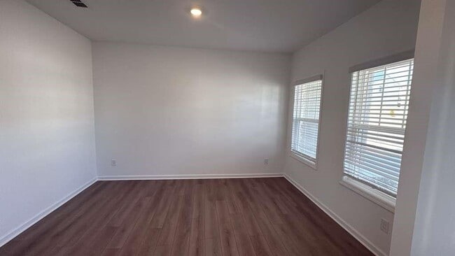 Foto del edificio - 362 Silverleaf Trl