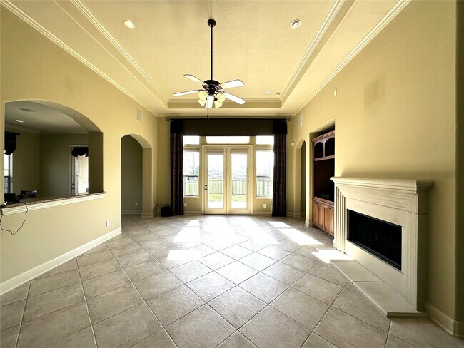 Foto del edificio - 617 Constellation Blvd