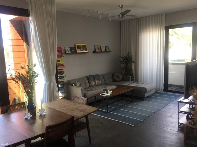 Building Photo - 2 br, 2 bath Apartment - 2014 30th Street 202