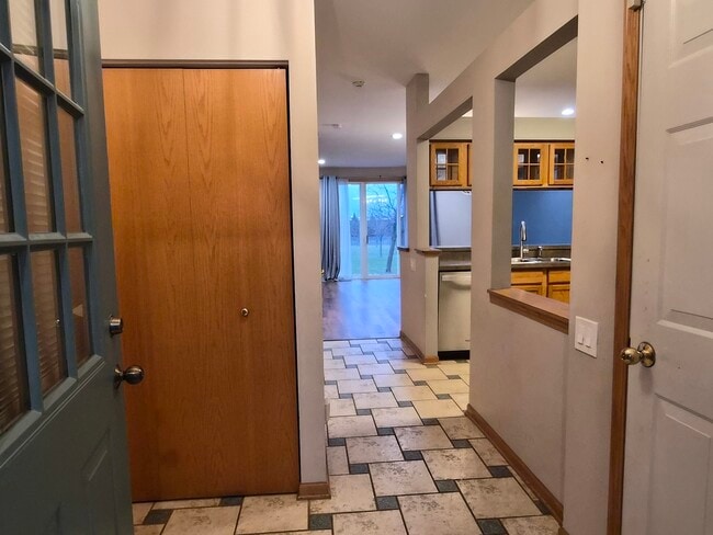 Foto del edificio - 2609 Carrolwood Rd