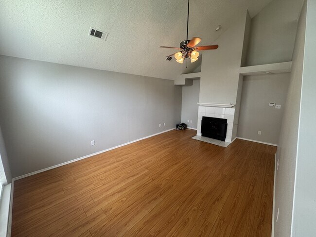Foto del edificio - 1508 Mountain Side Dr