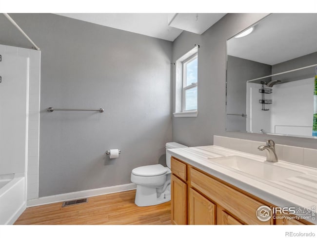 Building Photo - 807 5th St