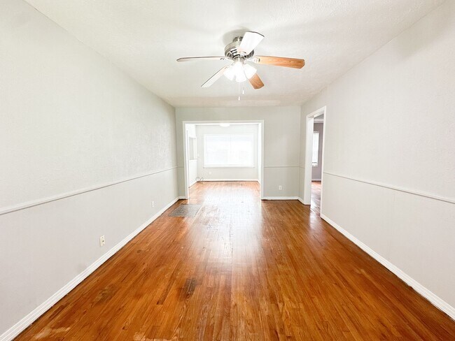 Building Photo - Updated 2 Bed/1 Bath Home in Bethany