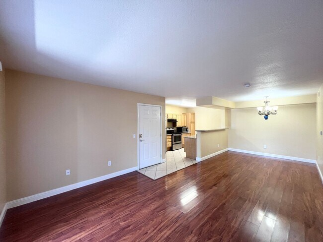 Foto del edificio - 5055 W Hacienda Ave