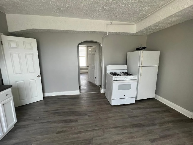 Photo - 929 4th Ave Apartment