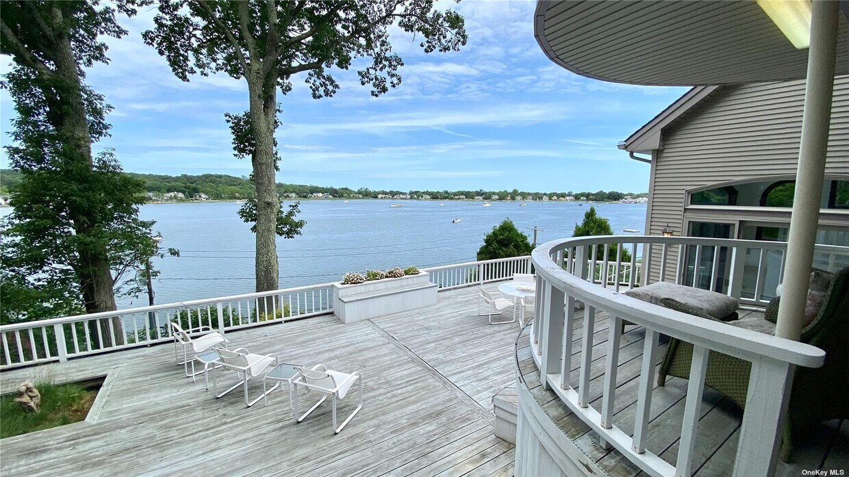 Foto principal - 718 Sound View Rd