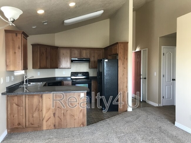 Building Photo - 1212 W 50 N