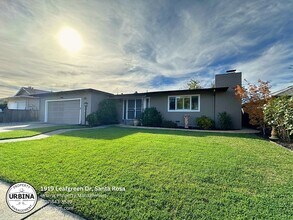 Building Photo - 1919 Leafgreen Dr