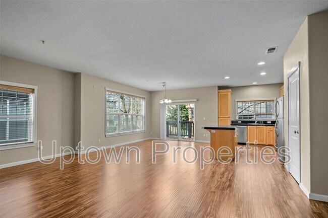 Building Photo - 1160 SW 170th Ave
