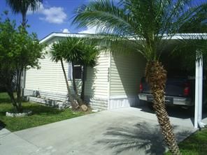 Primary Photo - BQ8465 Fantasia Park Way