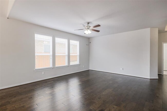 Building Photo - 205 Penna Ln