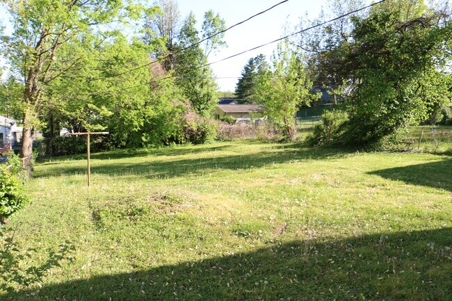 Building Photo - 376 Hiawassee Ave