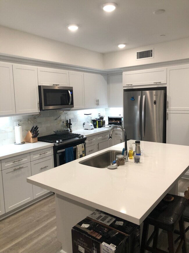 Kitchen - 2780 Via Alta Pl