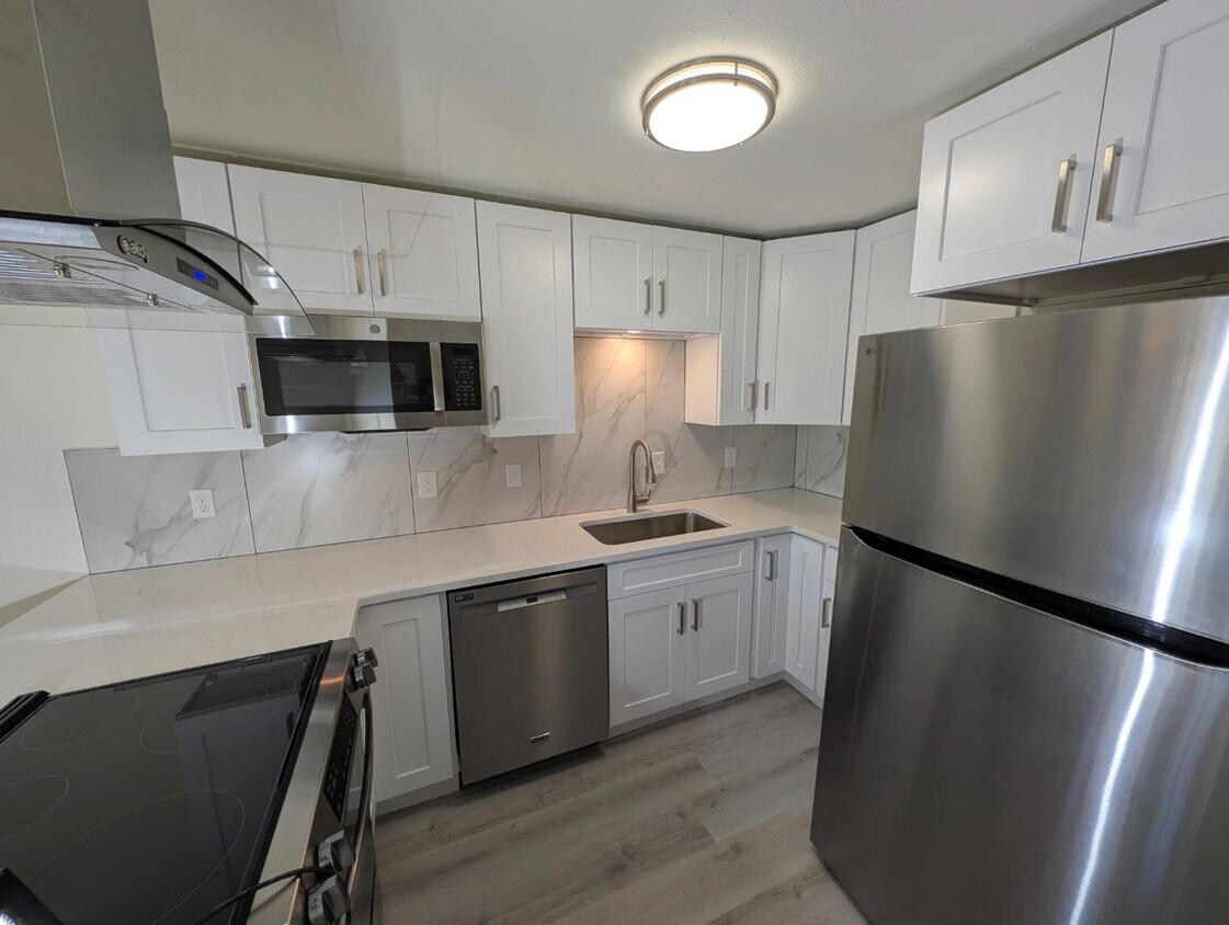Foto principal - 425 Manhattan Dr