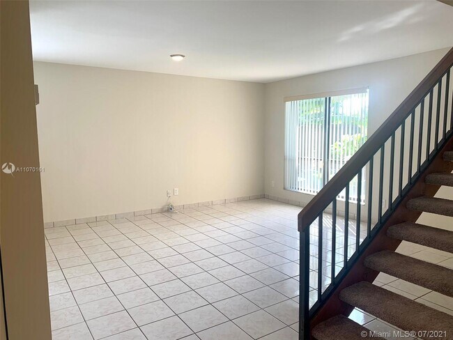 Foto del edificio - 2361 Bayberry Dr