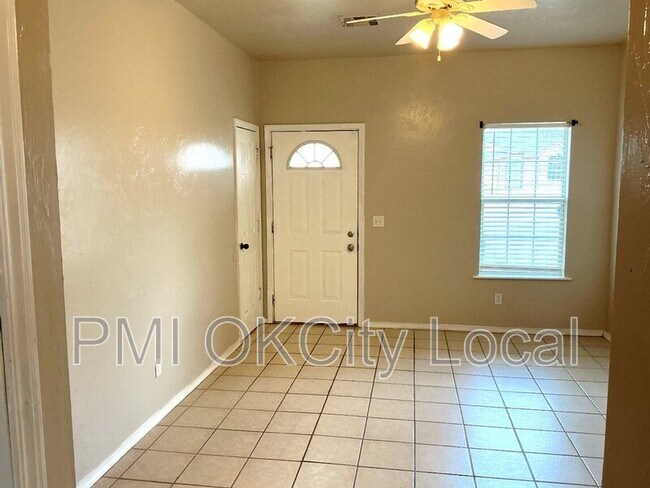 Foto del edificio - 1023 Shady Creek Cir