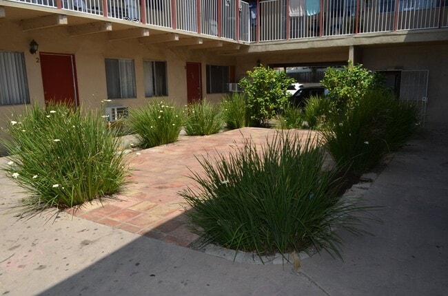 Building Photo - 13463 Vanowen St