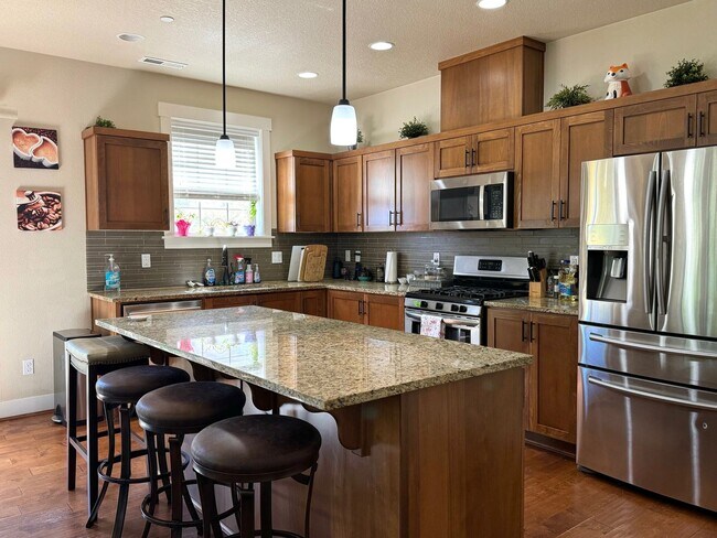 Foto del edificio - Beautiful 2 story Home in Wilsonville