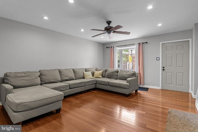 Foto del edificio - 435 N Mt Vernon Cir