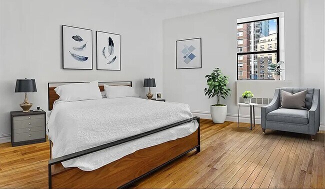 Building Photo - 154 W 70th St