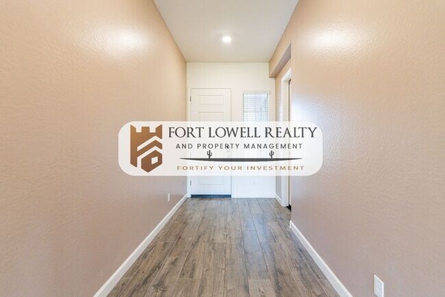 Foto del edificio - 3 Bedroom, 2 Bath Home near South Mountain!!