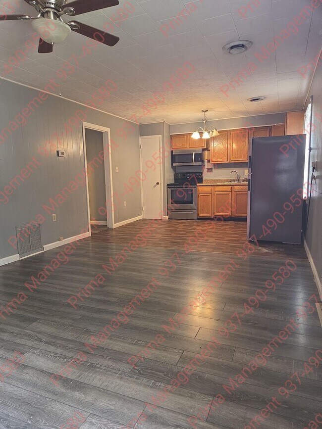 Foto del edificio - Quaint 3 bed 1 bath house with AC & everyt...