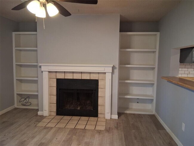 Foto del edificio - 2807 W Slaughter Ln