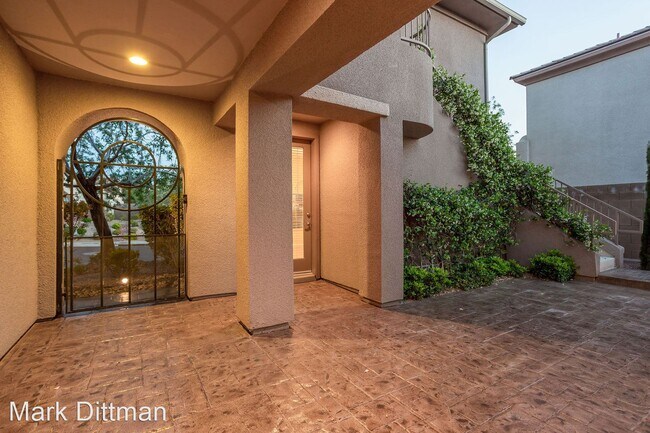 Building Photo - 5 br, 4.5 bath House - 2760 Borthwick Avenue