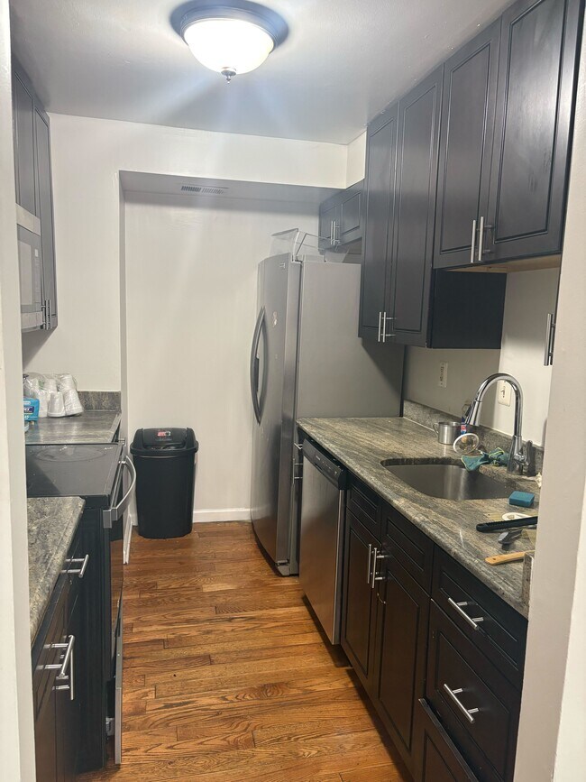 Foto del edificio - 9006 Continental Pl