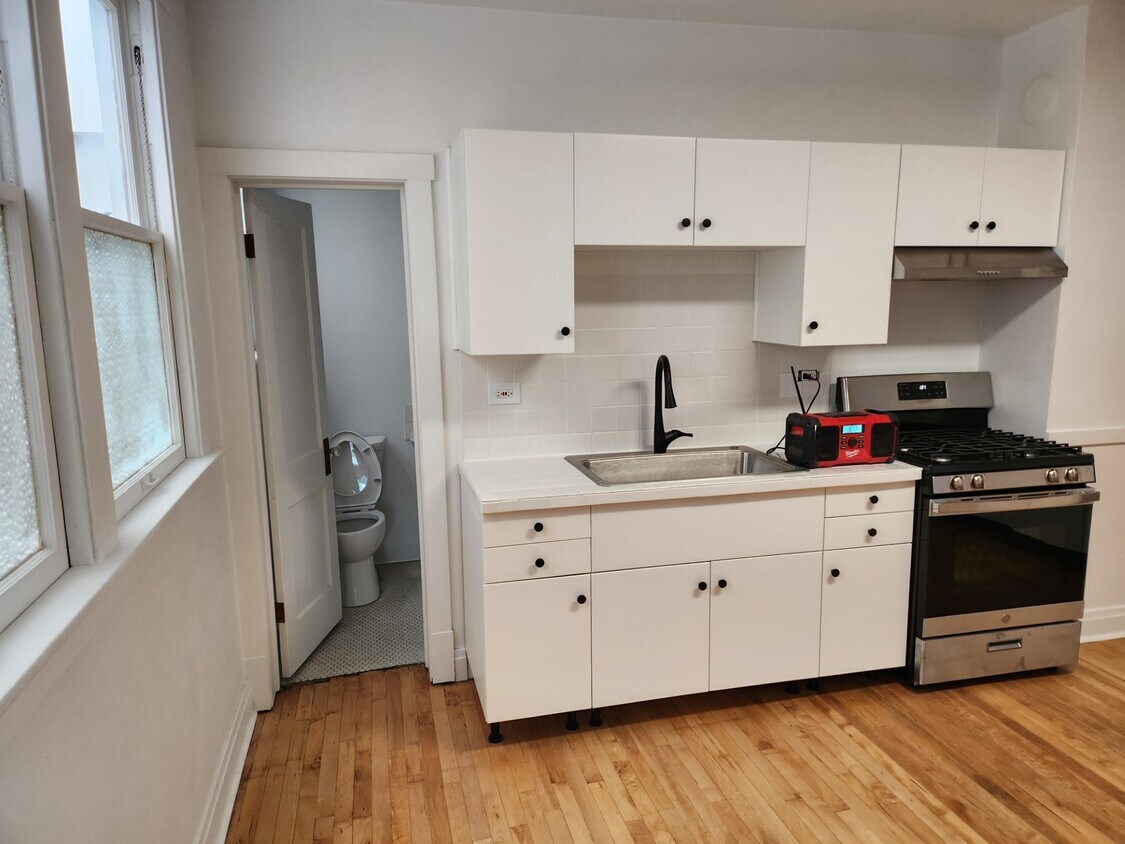 Primary Photo - 2896 S Archer Ave