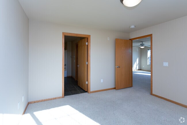2 habitaciones, 2 baños - 1045 pies cuadrados - Cannery Square Apartments