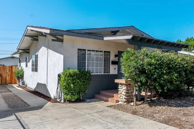 Building Photo - 5124 Range View Ave