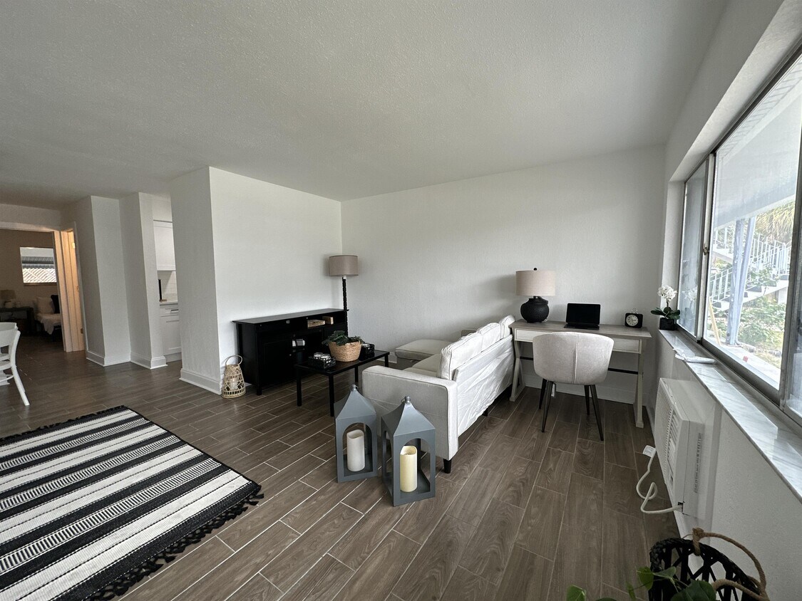 Foto principal - 2353 Shelley St