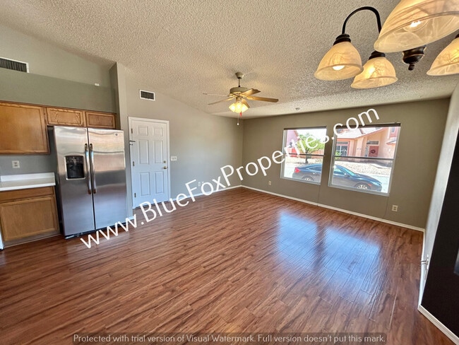 Building Photo - 3030 W Sawmill Spring Trail