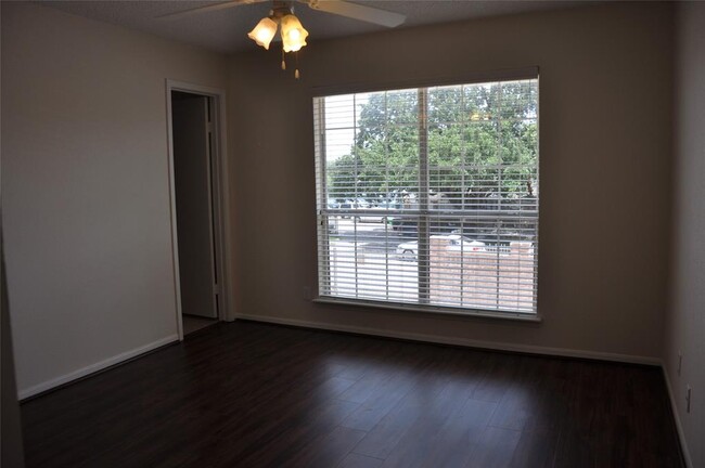 Guest room - 3100 Jeanetta St