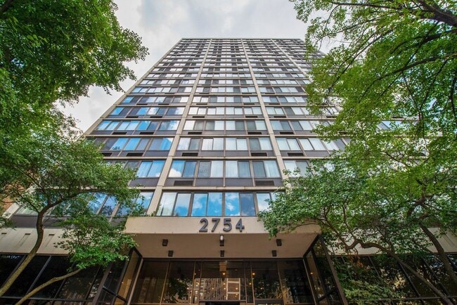 Building Photo - 2754 N Hampden Ct