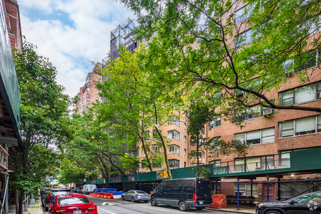 Foto del edificio - Sutton Manor Apartments