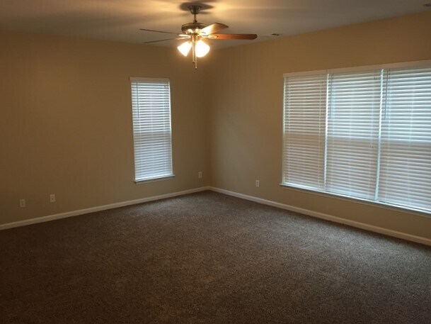 Building Photo - 21 Sago Palm Dr