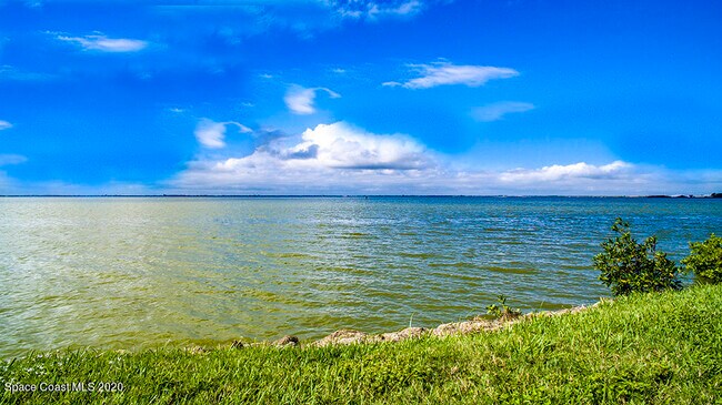 Foto del edificio - 7028 Sevilla Ct