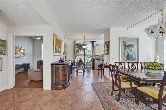 Foto del edificio - 1025 NW 105th Way