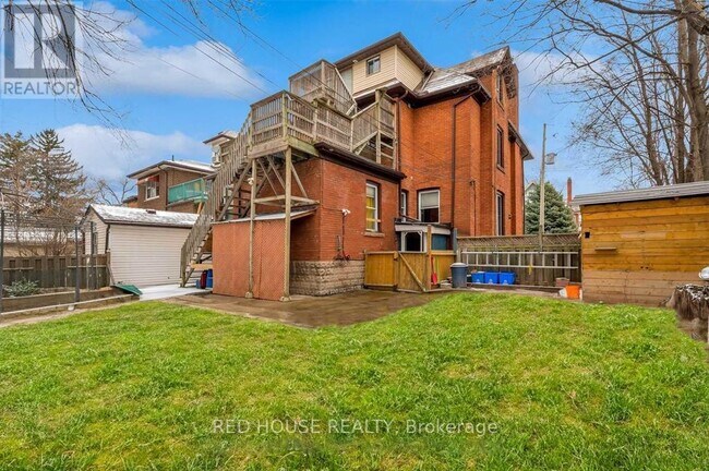 Building Photo - 116 Fairholt Rd S