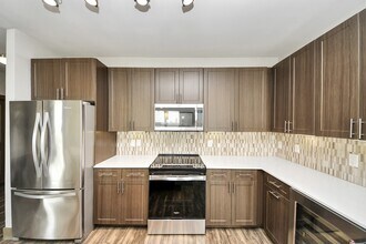 Building Photo - 5454 State St