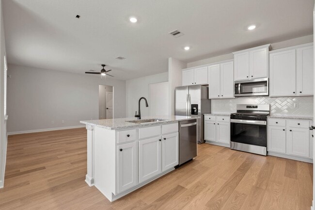 Building Photo - 3106 Banyan Dr