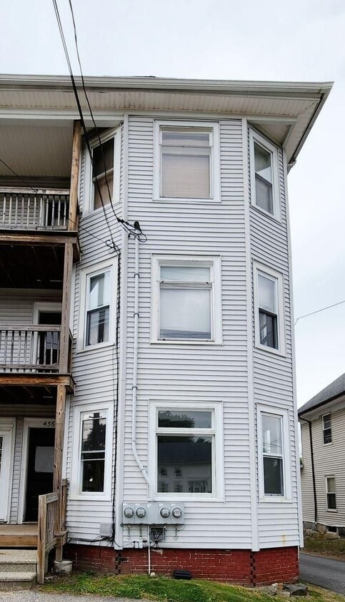 Primary Photo - 436 School St