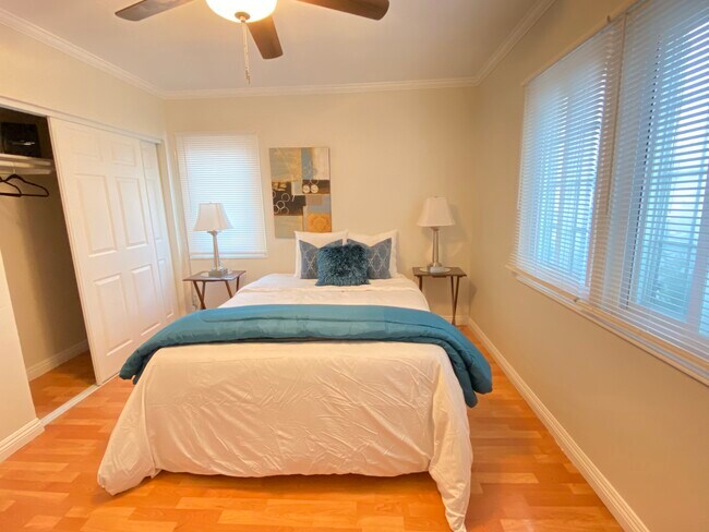 Foto del edificio - 2041 W 103rd St