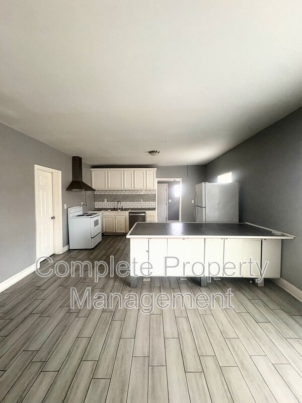 Foto del edificio - 1402 Avenue E