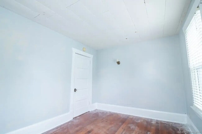 Building Photo - 62 Montauk Ave