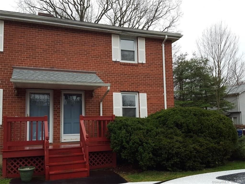 16 Mansfield Dr, Northford, CT 06472 Condo for Rent in Northford, CT