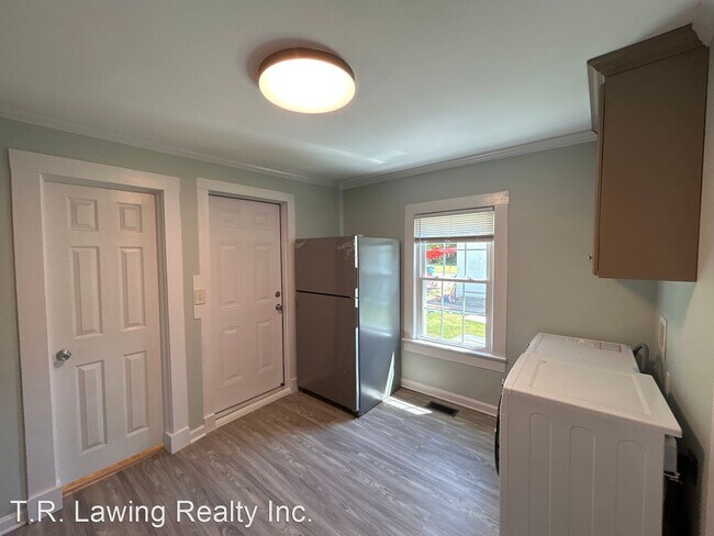 Building Photo - 2 br, 1 bath House - 205 Sacco Street