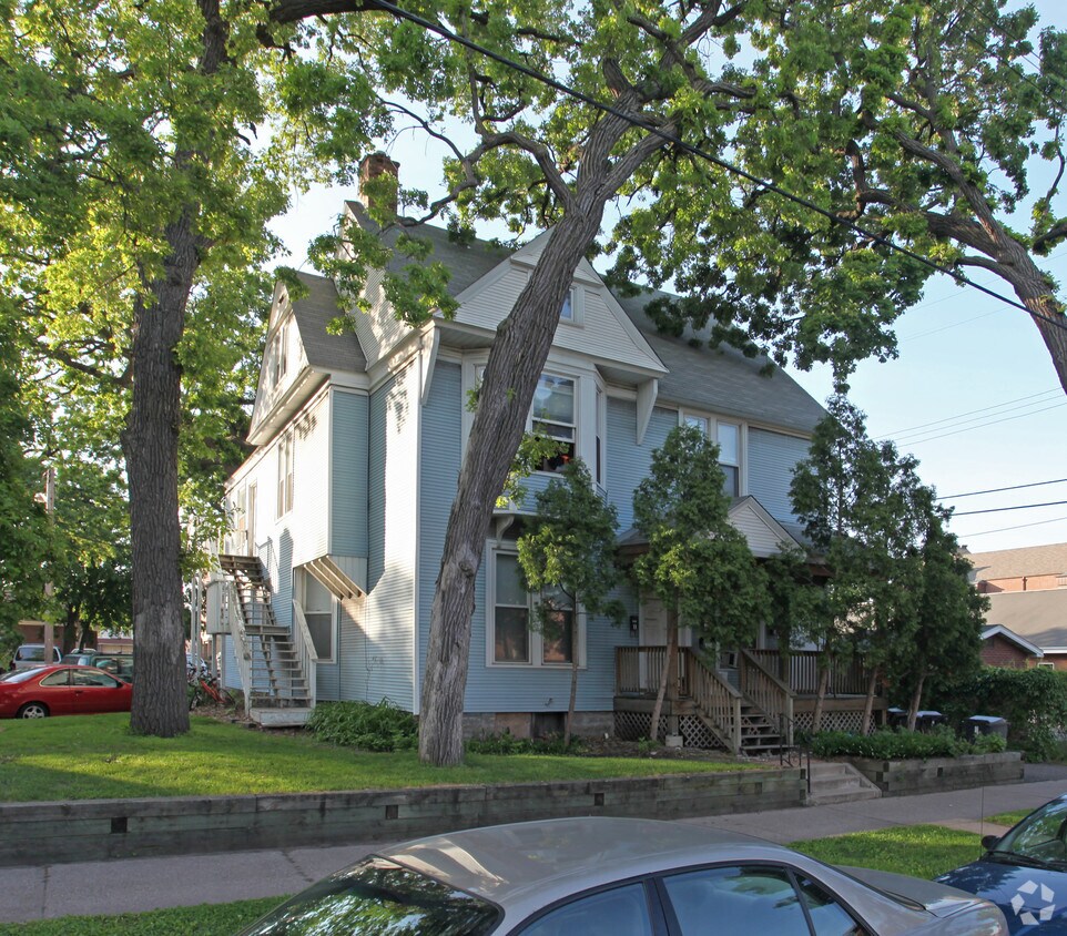 Foto principal - 316 12th Ave SE